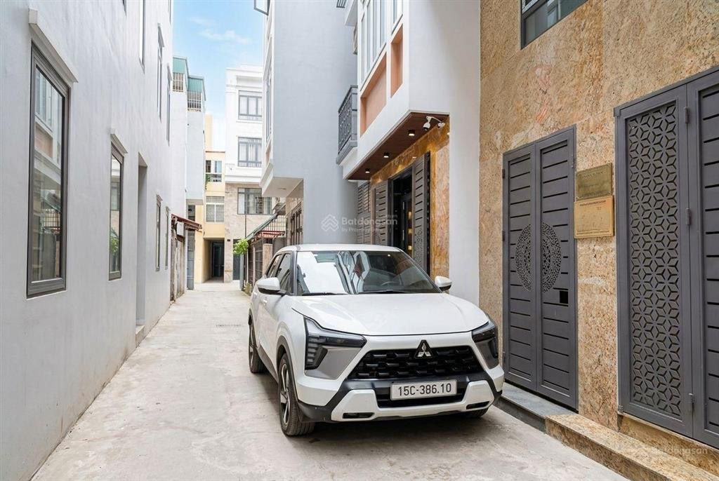 Bán nhà lô góc bùi xương trạch 40m2*5t, ô tô đỗ cửa vào nhà, 2 thoáng, sổ vuông, giá 10tỷ5 (tl).