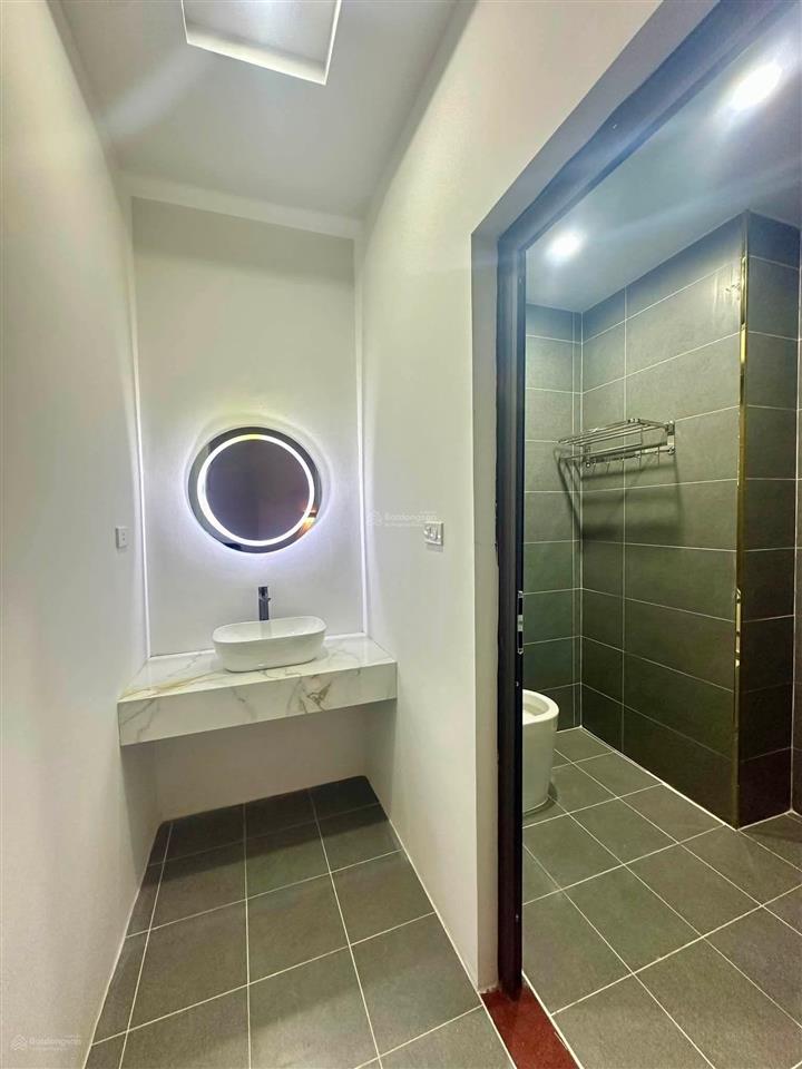 Bán nhà lô góc bùi xương trạch 40m2*5t, ô tô đỗ cửa vào nhà, 2 thoáng, sổ vuông, giá 10tỷ5 (tl).