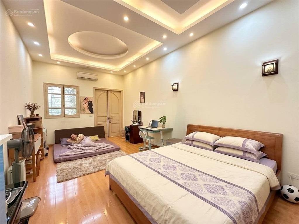 Bán gấp! ngõ 267 hoàng hoa thám, 56m2*5t, 2 thoáng trước sau, 5p ra hồ tây, dân xây, giá 12tỷ8 (tl)