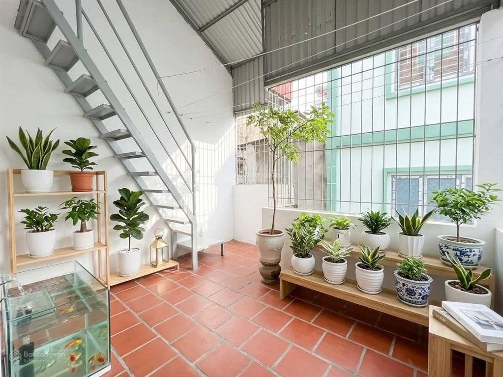 Bán gấp! ngõ 267 hoàng hoa thám, 56m2*5t, 2 thoáng trước sau, 5p ra hồ tây, dân xây, giá 12tỷ8 (tl)