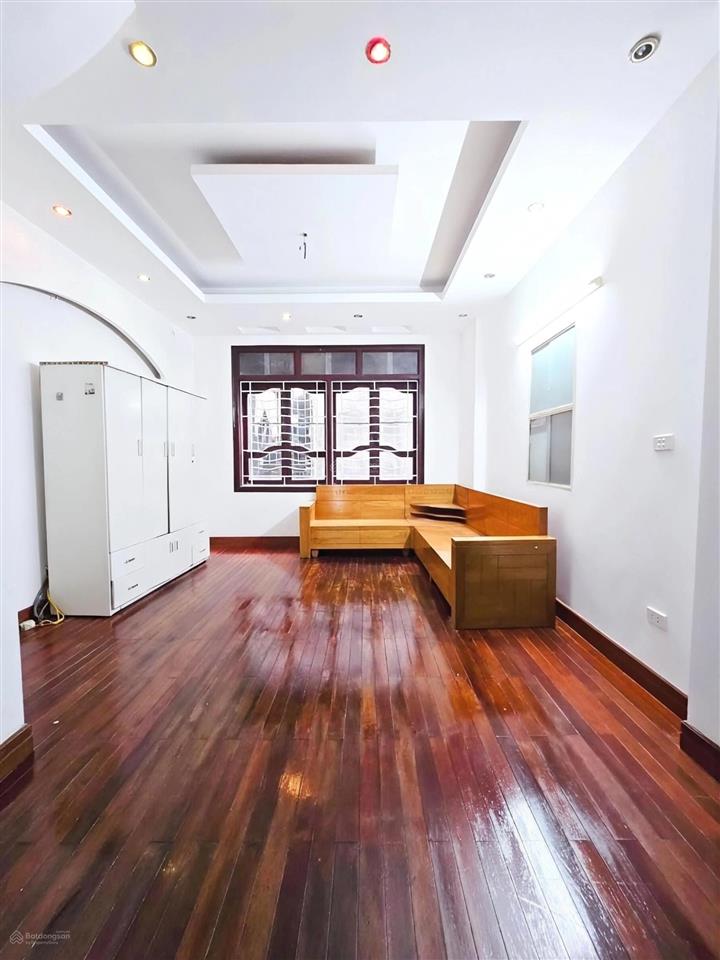 Bán nhà ngõ 105 doãn kế thiện 44m2*6t, ô tô đỗ cửa, 20m ô tô tránh, sổ vuông, giá 11tỷ5 (tl).