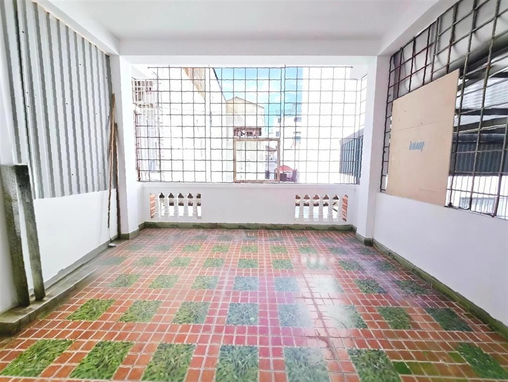 Bán nhà ngõ 105 doãn kế thiện 44m2*6t, ô tô đỗ cửa, 20m ô tô tránh, sổ vuông, giá 11tỷ5 (tl).