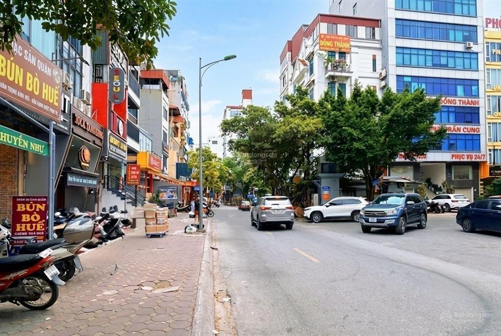 Bán gấp! nhà phố yên hoà, lô góc 30m2 * 5t, 3 thoáng, full nội thất, sân rộng, giá chào 6tỷ7 (tl)