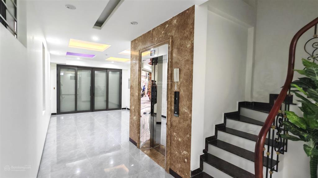 Bán nhà nguyễn trãi lô góc 2 mặt tiền, 75m2*7t thang máy, ô tô tránh, 10m ra phố, gara ô tô, 26tỷ3