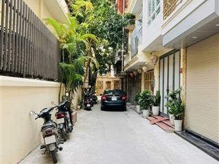 Bán nhà phân lô ngõ 1150 đường láng 36m2*5t  ô tô đỗ cửa vào nhà  giá thương lượng 10tỷ5.