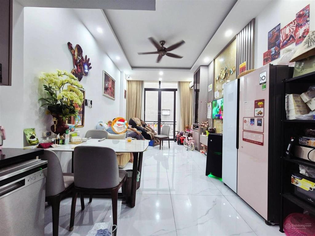 Bán nhà phân lô ngõ 1150 đường láng 36m2*5t, ô tô đỗ cửa vào nhà, full nội thất, giá 9tỷ5 (tl)