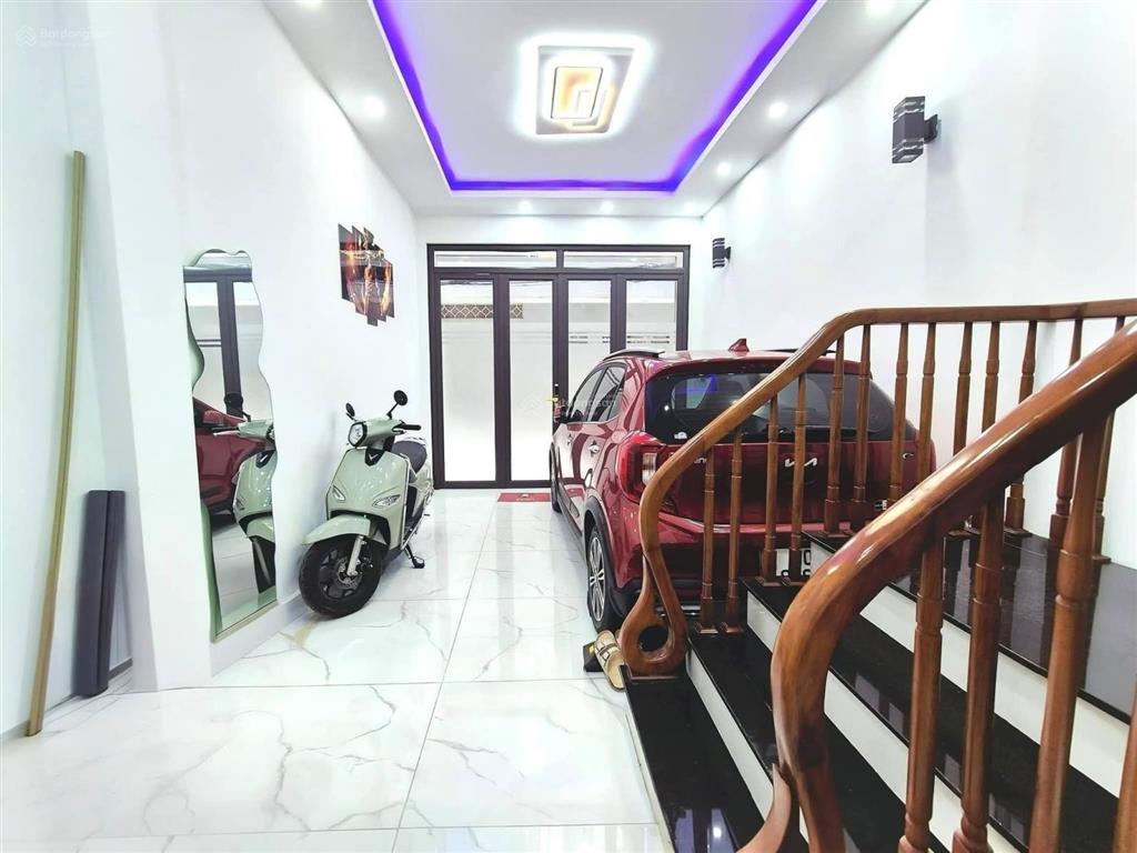 Bán nhà phân lô ngõ 1150 đường láng 36m2*5t, ô tô đỗ cửa vào nhà, full nội thất, giá 9tỷ5 (tl)