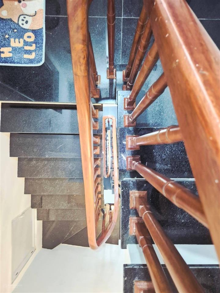 Bán nhà phân lô ngõ 1150 đường láng 36m2*5t, ô tô đỗ cửa vào nhà, full nội thất, giá 9tỷ5 (tl)
