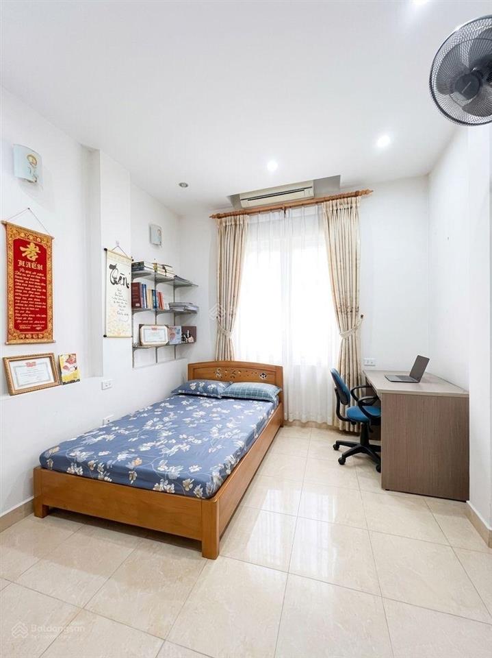 Bán nhà ngõ 82 nghĩa tân, phân lô ô tô tránh, gara, 70m ra phố, 41m2*5t, nhà đẹp giá 13tỷ5 (tl)