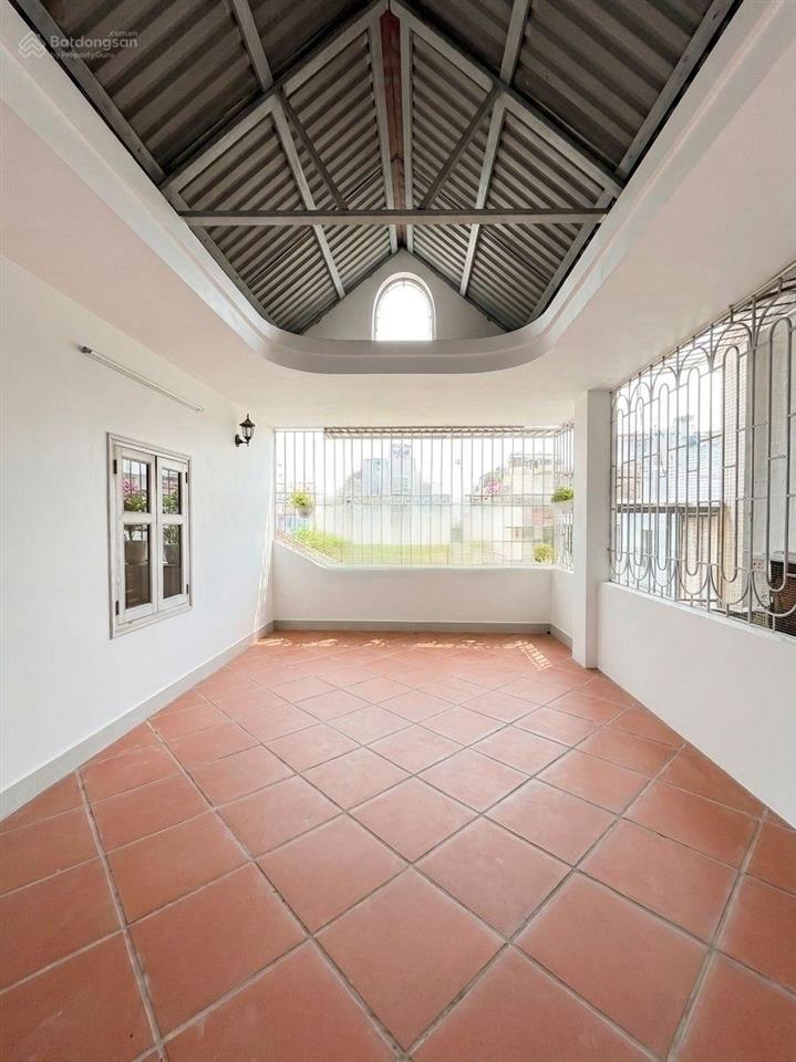 Bán nhà ngõ 82 nghĩa tân, phân lô ô tô tránh, gara, 70m ra phố, 41m2*5t, nhà đẹp giá 13tỷ5 (tl)
