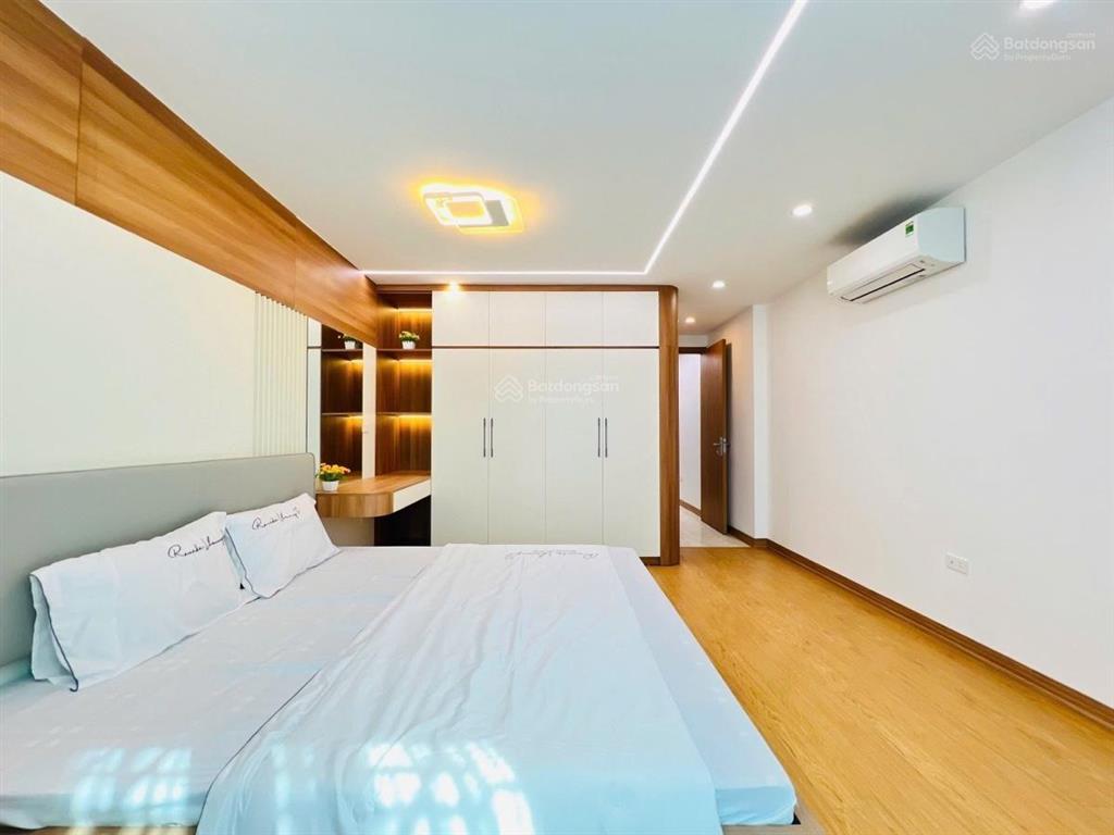 Bán nhà phân lô ngõ 69 hoàng văn thái, ô tô vào nhà, 2 thoáng trước sau, full nội thất, giá 13tỷ5