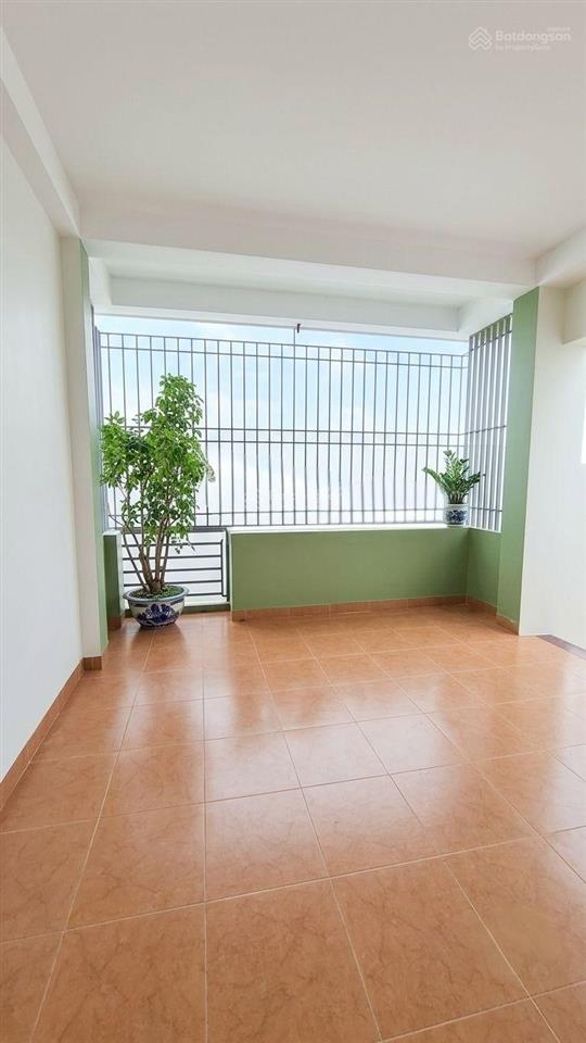 Bán nhà phân lô hoàng quốc việt 40m2*5t, ô tô đỗ cửa vào nhà, 30m ô tô tránh, 60m ra phố, giá 13tỷ8