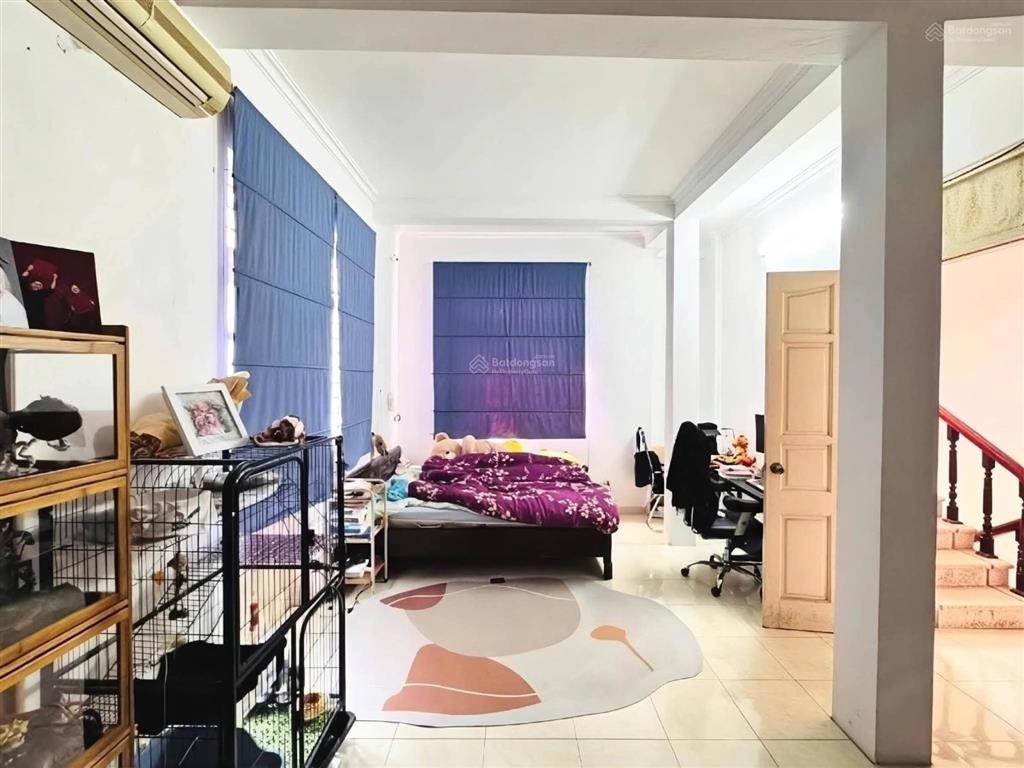Bán nhà mặt ngõ nguyễn đình hoàn 43m2*5t mt 6m6, 4 thoáng, 50m ra phố, dân xây, giá 8tỷ8 (tl)