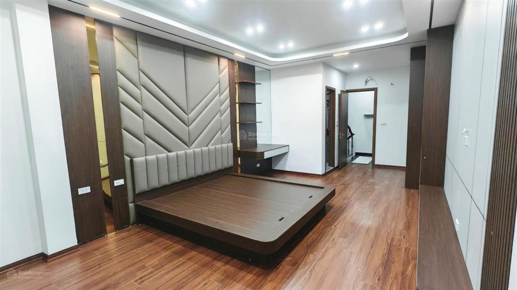 Bán nhà phân lô ngõ 89 nguyễn phong sắc 42m2*7t thang máy, ô tô tránh, gara, full nội thất, 15tỷ8
