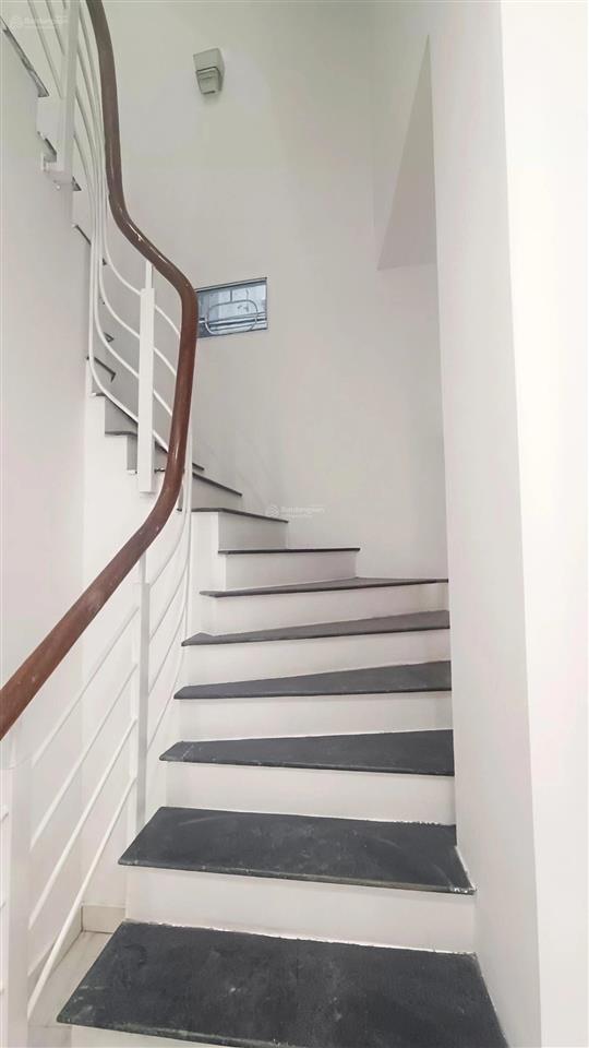 Bán đất tặng nhà hoàng quốc việt 52m2*3t, ngõ thông, bagac đỗ cửa, 15m ô tô tránh, giá 9tỷ3 (tl)