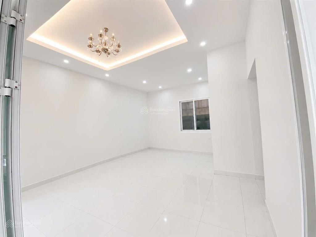 Bán đất tặng nhà hoàng quốc việt 52m2*3t, ngõ thông, bagac đỗ cửa, 15m ô tô tránh, giá 9tỷ3 (tl)