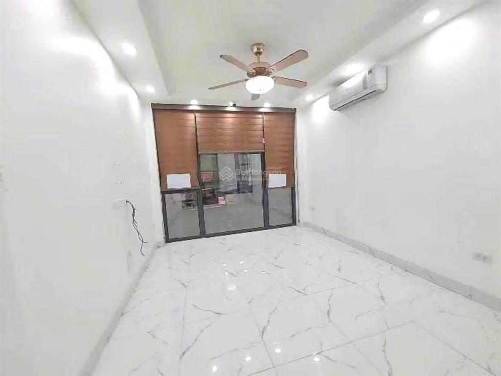 Bán nhà mặt ngõ đường cầu giấy 40m2*6t, ô tô đỗ cửa, 20m ra phố, 2 thoáng trước sau, giá 13tỷ3 (tl)