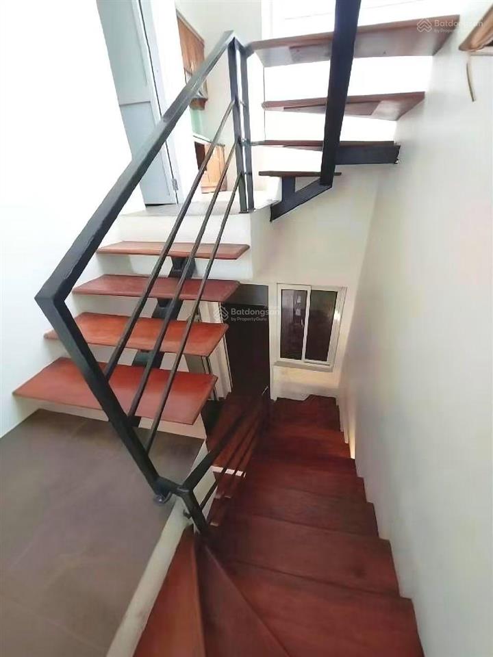 Bán nhà mặt ngõ đường cầu giấy 40m2*6t, ô tô đỗ cửa, 20m ra phố, 2 thoáng trước sau, giá 13tỷ3 (tl)