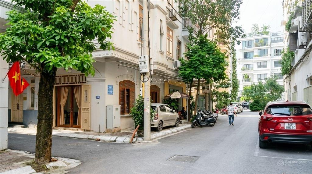Bán nhà phân lô hoàng quốc việt 68m2*4t, vỉa hè, 2 mặt ngõ ô tô tránh, 15m ra phố, giá 22tỷ8 (tl)