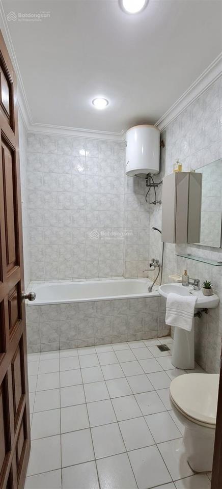 Bán nhà phân lô hoàng quốc việt 68m2*4t, vỉa hè, 2 mặt ngõ ô tô tránh, 15m ra phố, giá 22tỷ8 (tl)