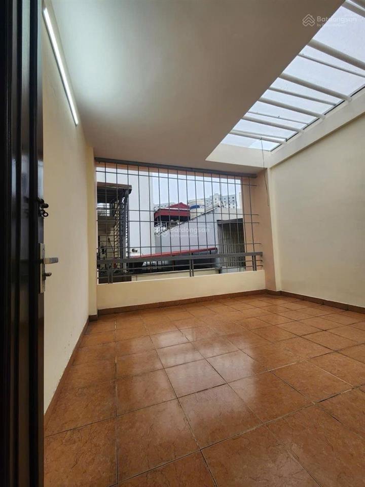 Bán nhà phân lô ngõ 131 thái hà, 42m2*5t, ô tô 7 chỗ đỗ cửa, 10m ra ô tô tránh, 2 thoáng, giá 11tỷ8