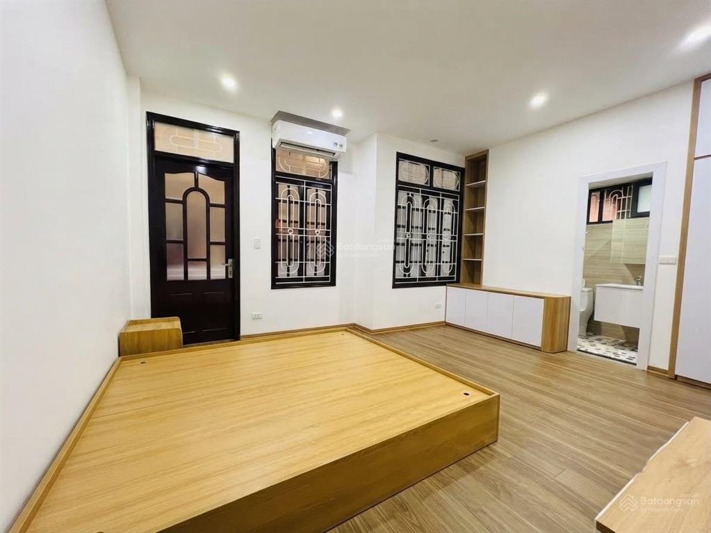 Bán nhà mặt ngõ hoàng sâm 39m2*5t, cách phố 20m, mặt tiền rộng, full nội thất, giá 9tỷ7 (tl)