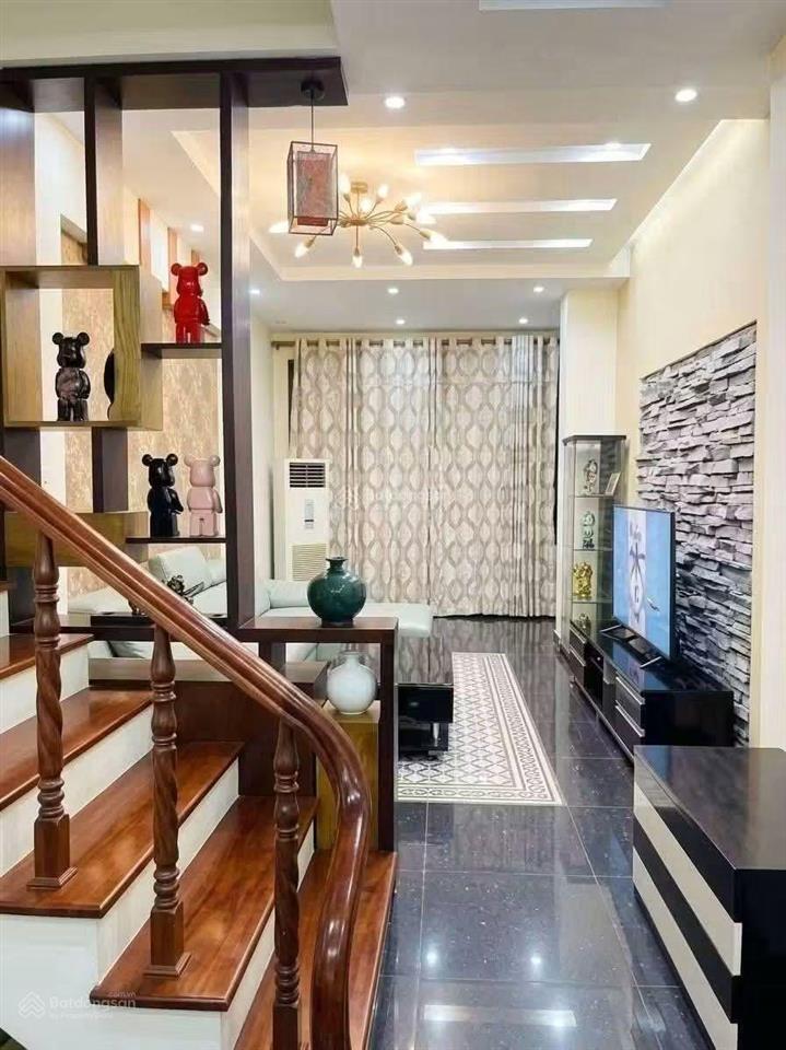 Bán nhà nguyễn ngọc vũ 46m2*5t, cách 30m ra ô tô, 70m ra phố, full nội thất, ô chờ thang máy, 11tỷ3