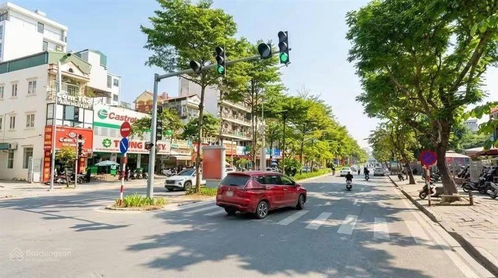 Phân lô nguyễn văn huyên 47m2*5t, ô tô tránh, 30m ra ô tô dừng đỗ, gara, 65m ra phố, giá 12tỷ5 (tl)