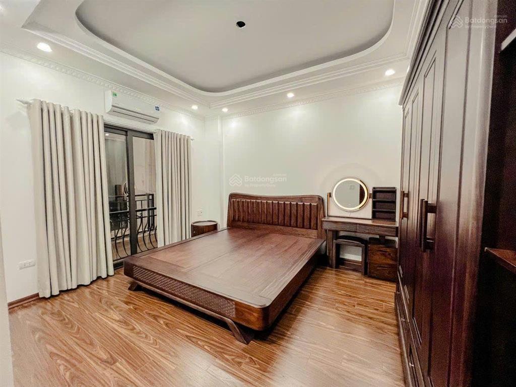 Bán nhà cầu giấy 34m2*5t, lô góc 3 thoáng, bagac đỗ cửa, full nội thất, 4pn, nở hậu, giá 6tỷ7 (tl)