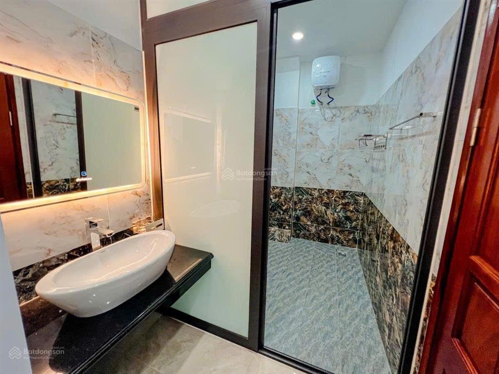 Bán nhà cầu giấy 34m2*5t, lô góc 3 thoáng, bagac đỗ cửa, full nội thất, 4pn, nở hậu, giá 6tỷ7 (tl)
