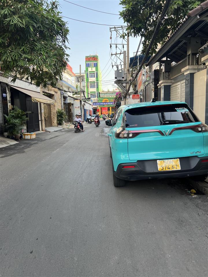 Nàng hoa hậu mới xây đẹp lung linh 4 tầng ngay ngã tư thống nhấtquang trungdt 70m2 giá 8.x tỷ