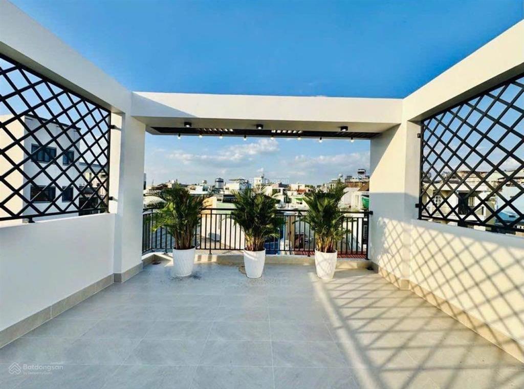 Nàng hoa hậu mới xây đẹp lung linh 4 tầng ngay ngã tư thống nhấtquang trungdt 70m2 giá 8.x tỷ