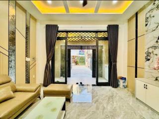 Nàng hoa hậu mới xây đẹp lung linh 4 tầng ngay ngã tư thống nhấtquang trungdt 70m2 giá 8.x tỷ