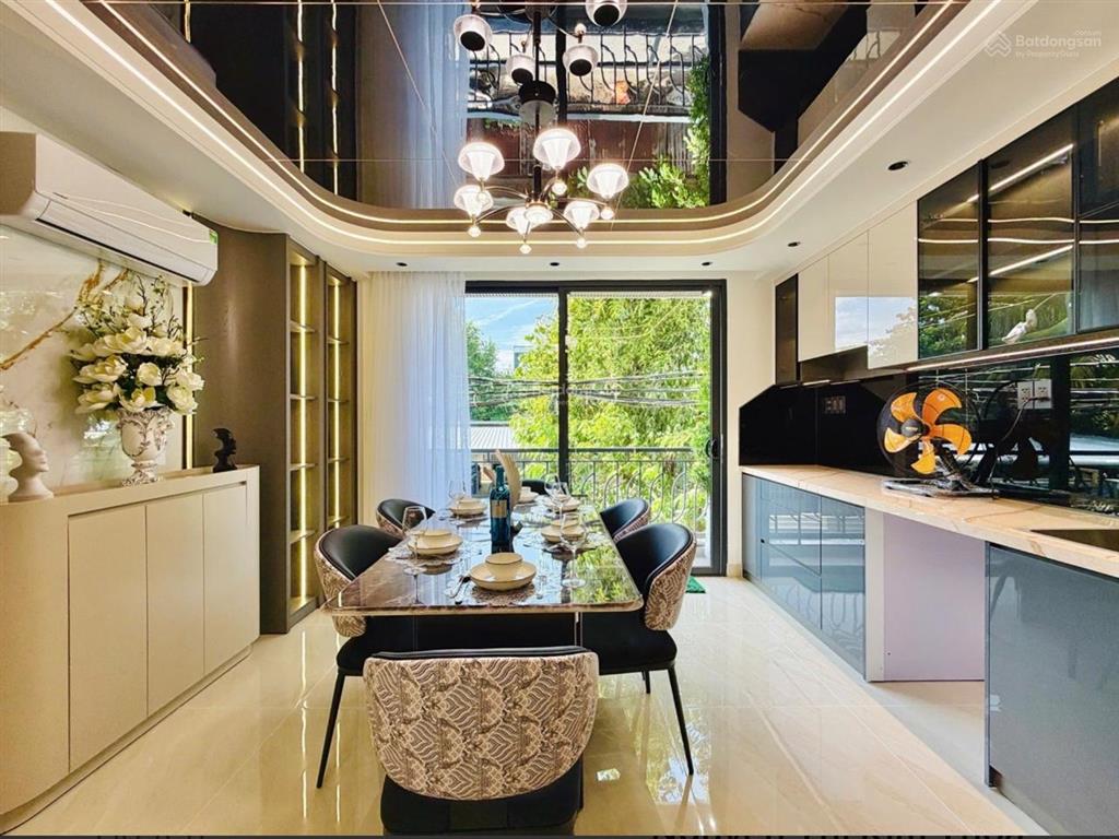 Hiếm! 50m2 nhà đẹp 5 tầng ngay lê đức thọ kế bên dương quảng hàm gần chợ an nhơn 4x12m