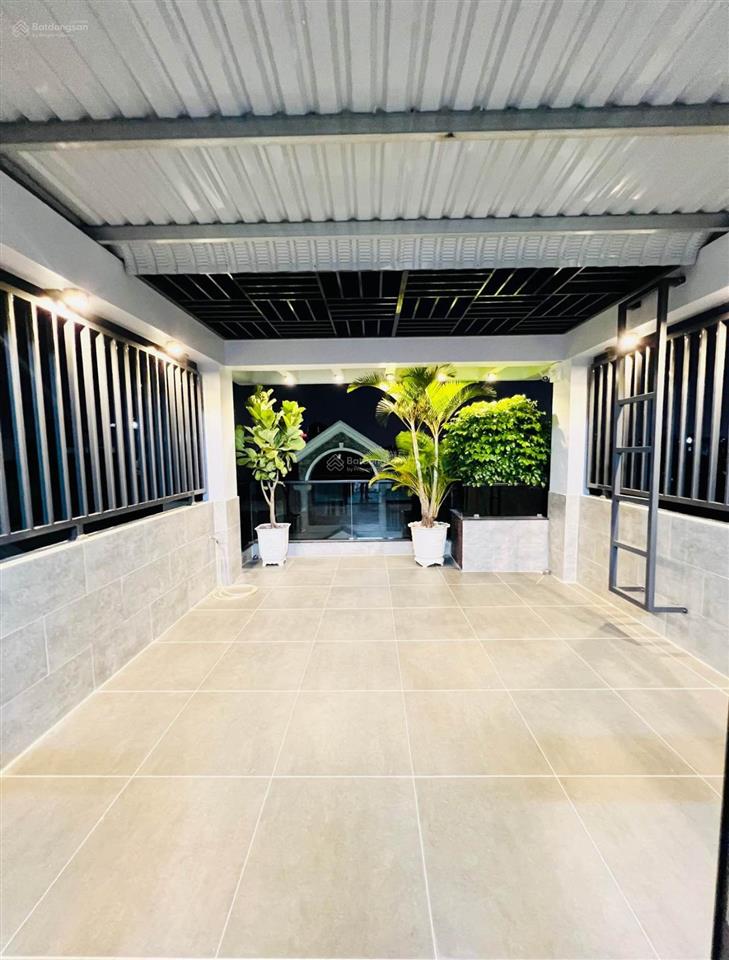 Nhà đẹp lung linh 4 tầng ngay nguyễn văn khối gần khu cityland kế công viên làng hoa hẻm ô tô 8ti