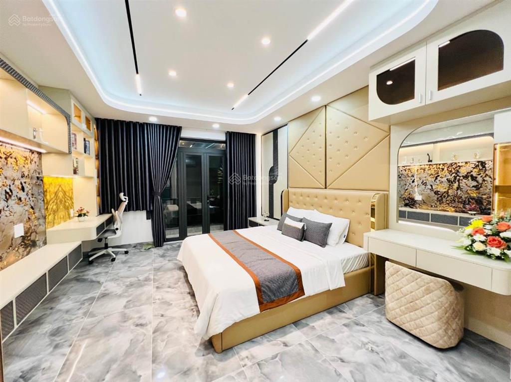 Nhà đẹp lung linh 4 tầng ngay nguyễn văn khối gần khu cityland kế công viên làng hoa hẻm ô tô 8ti