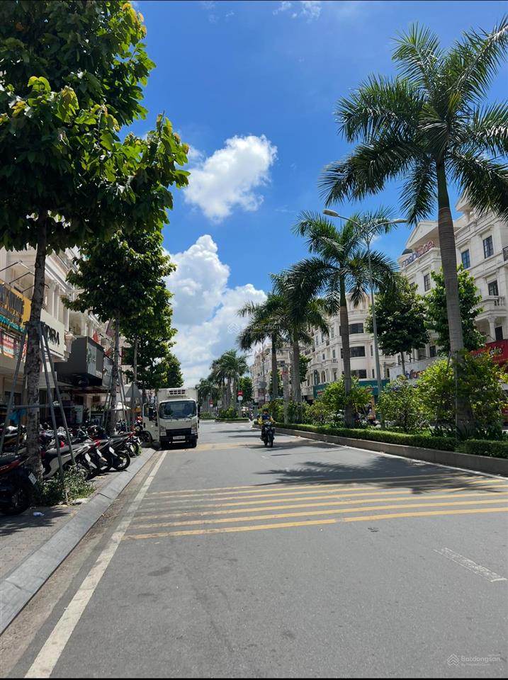 Nhà đẹp lung linh 4 tầng ngay nguyễn văn khối gần khu cityland kế công viên làng hoa hẻm ô tô 8ti