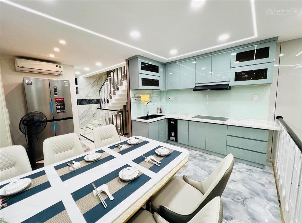 Nhà đẹp lung linh 4 tầng ngay nguyễn văn khối gần khu cityland kế công viên làng hoa hẻm ô tô 8ti