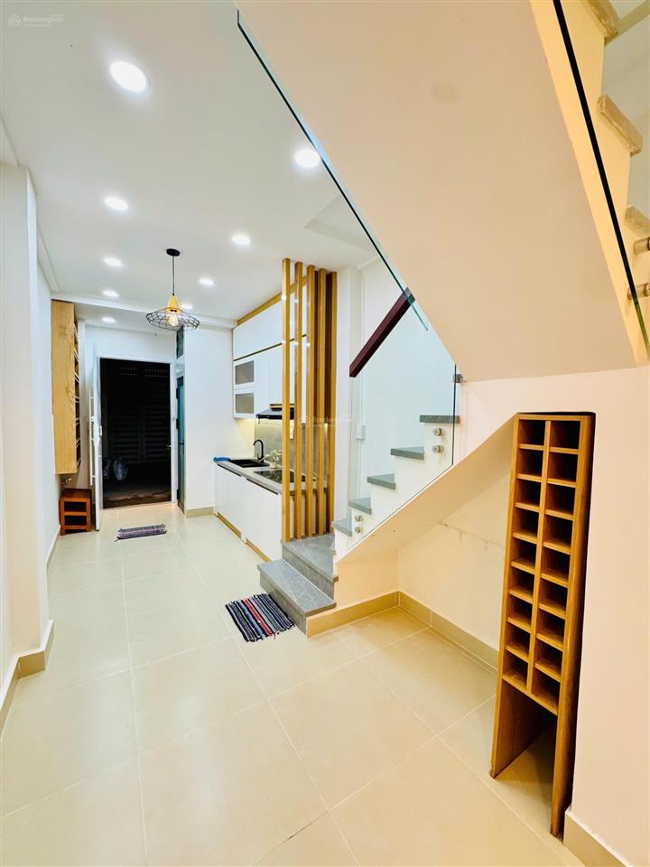 Bán nhà nguyên căn tại đường 3/2 q10, 6,15 tỷ, 65m2, 2pn, 3wc, pháp lý đầy đủ