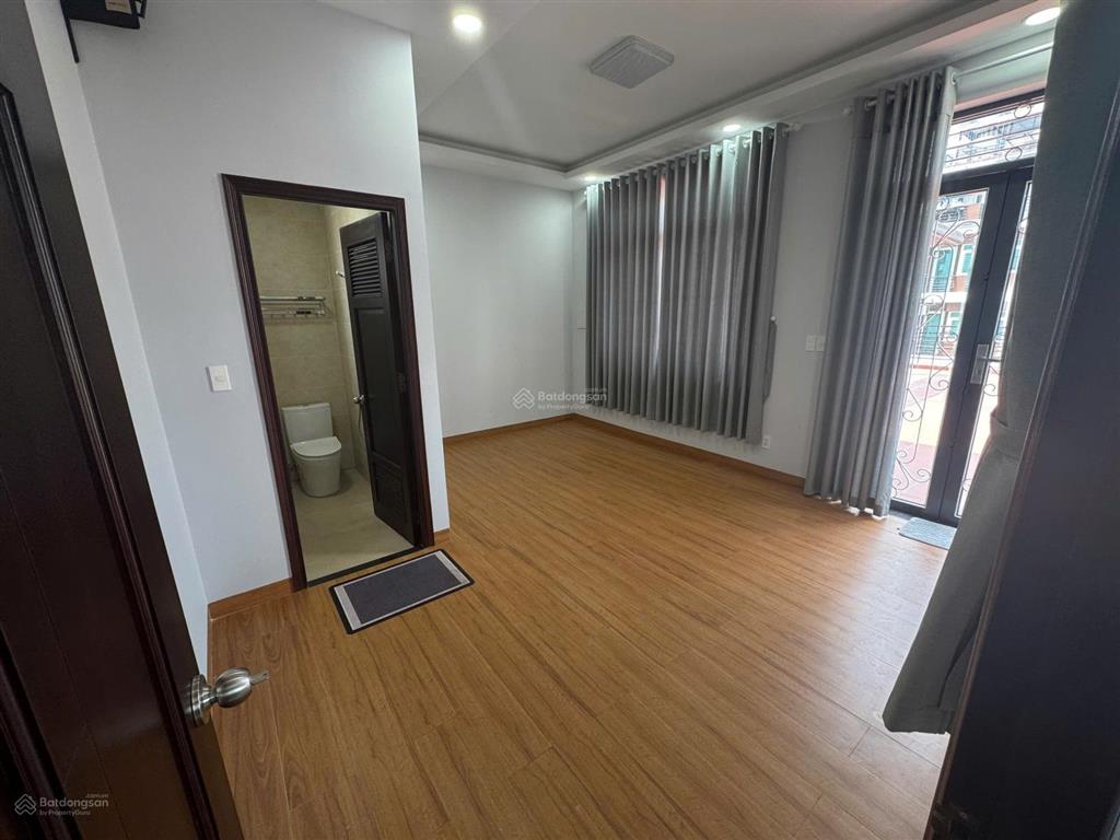 Cho thuê nhà mặt tiền hòa hưng q. 10 (6x14m, 4pn, 5wc) giá 55 triệu