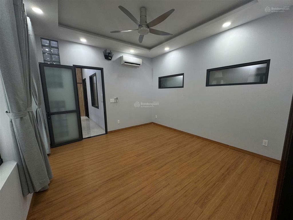 Cho thuê nhà mặt tiền hòa hưng q. 10 (6x14m, 4pn, 5wc) giá 55 triệu