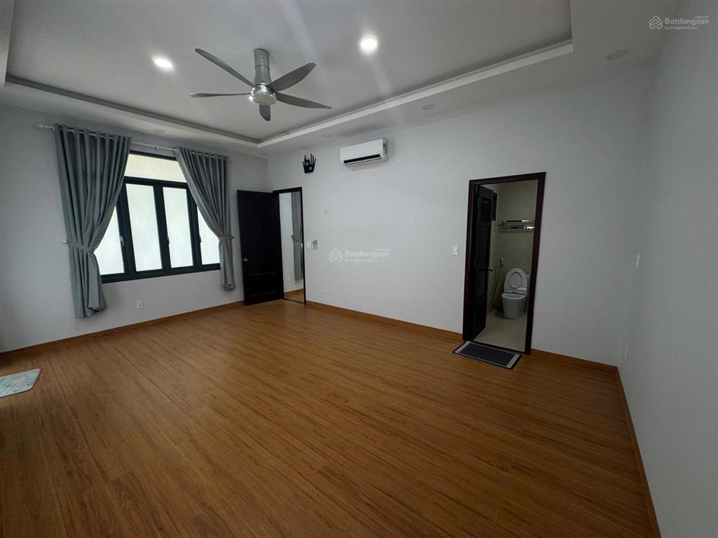 Cho thuê nhà mặt tiền hòa hưng q. 10 (6x14m, 4pn, 5wc) giá 55 triệu