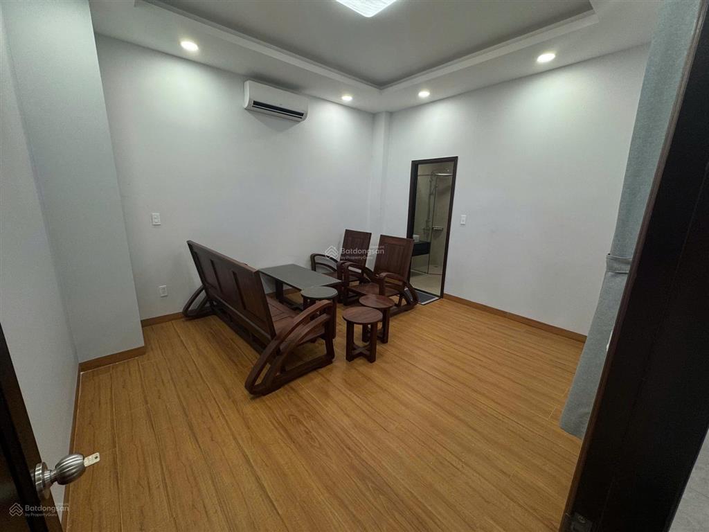 Cho thuê nhà mặt tiền hòa hưng q. 10 (6x14m, 4pn, 5wc) giá 55 triệu