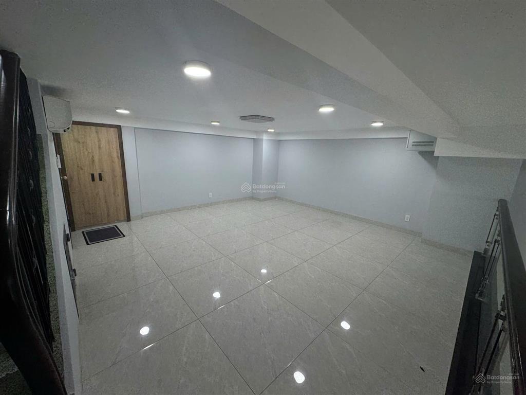 Cho thuê nhà mặt tiền hòa hưng q. 10 (6x14m, 4pn, 5wc) giá 55 triệu