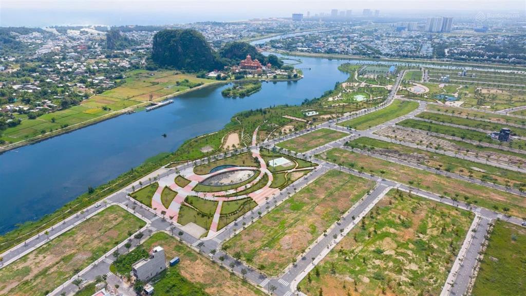 Duy nhất 2 lô đối diện công viên trung tâm dự án kdt nhx giá cđt sun group hỗ trợ thanh toán 1 năm