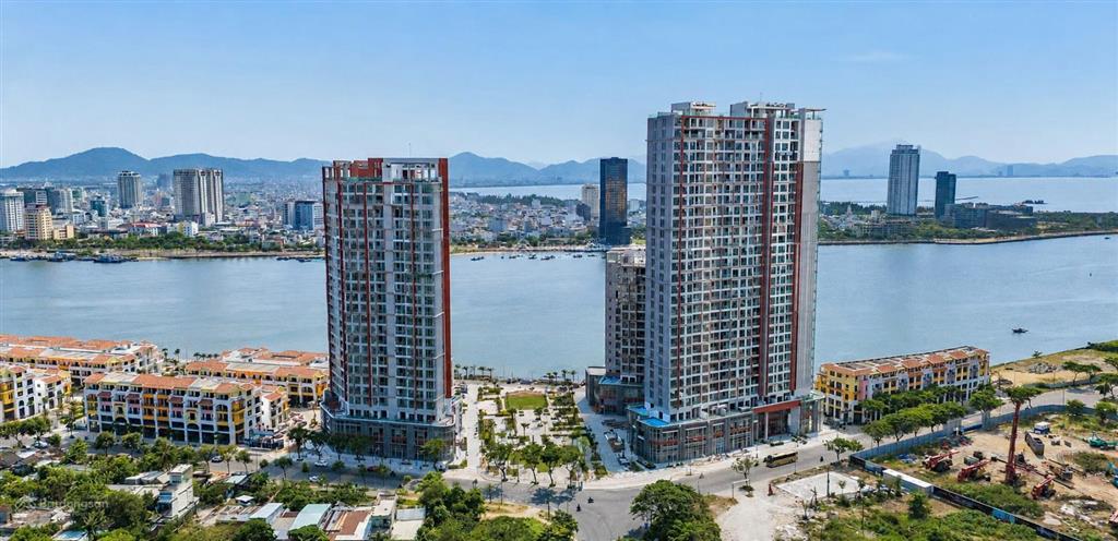 Shophouse khối đế sun symphony s10102 2 tầng dtsd 179,4m² chỉ 27 tỷ, sổ lâu dài