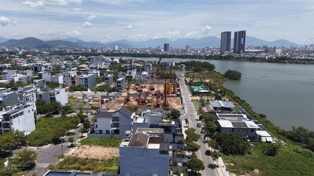 Căn 1pn + s  light tower view nam đà nẵng giá 2,3tỷ, hỗ trợ ls vay 24 tháng, thanh toán 817 triệu