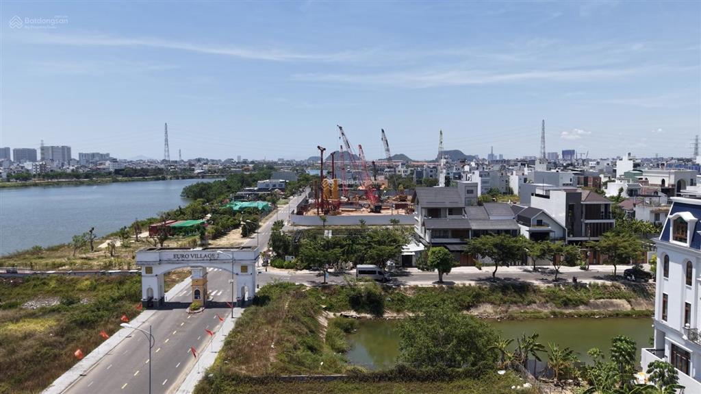 Căn 1pn + s  light tower view nam đà nẵng giá 2,3tỷ, hỗ trợ ls vay 24 tháng, thanh toán 817 triệu