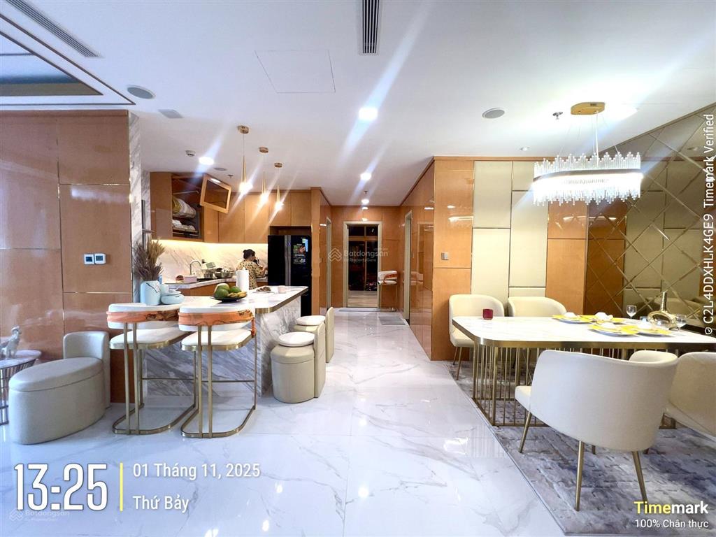 4pn lm81 view triệu đô bao trọn sông & thành phố đẳng cấp