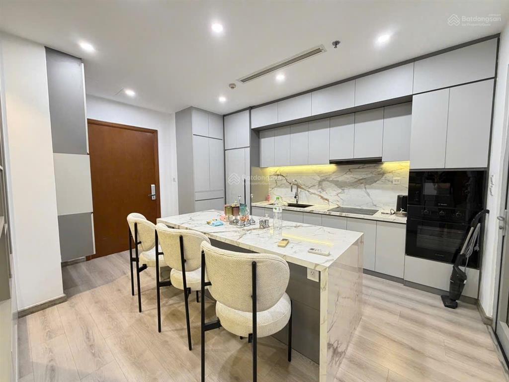 Bán 2pn tòa landmark plus, tầng cao